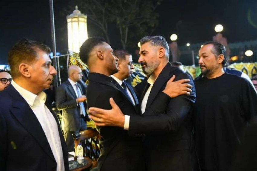 عدد من الفنانين خلال تقديمهم العزاء للفنان المصري محمد رمضان