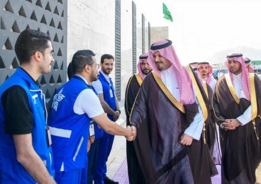 سلمان بن سلطان يتفقد محافظة مهد الذهب ويرأس اجتماع مجلسها