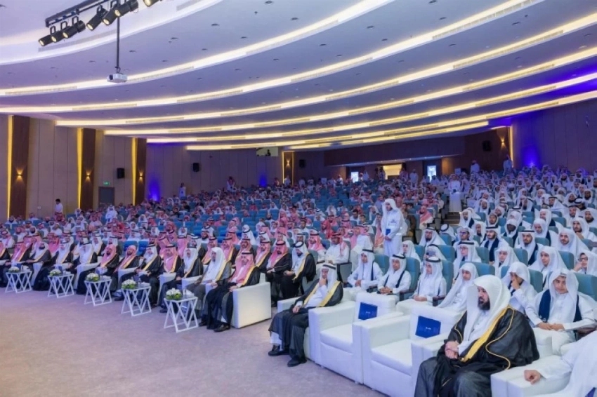 سعود بن بندر يرعى حفل تخريج 273 حافظاً لكتاب الله