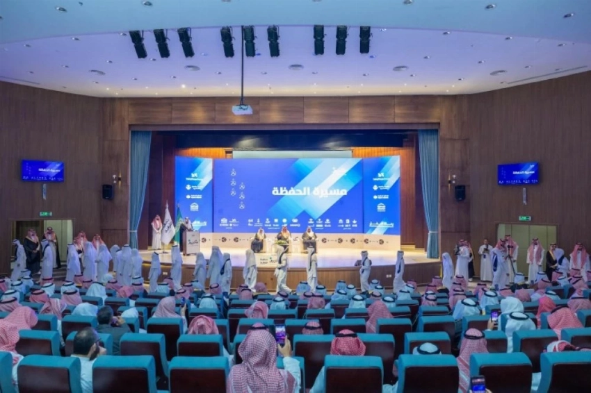 سعود بن بندر يرعى حفل تخريج 273 حافظاً لكتاب الله