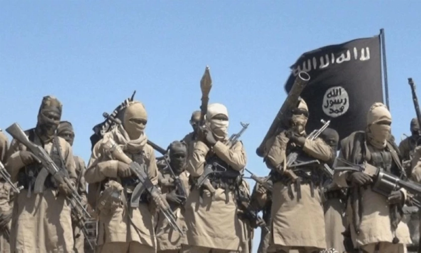 إرهابيون يُعدمون مؤثرة اجتماعية أمام أعين الجماهير.