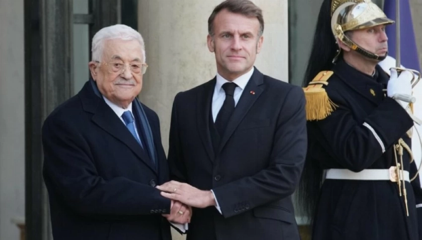 ماكرون يستقبل عباس