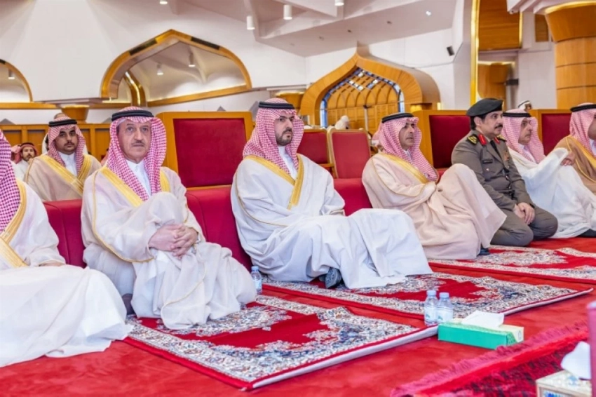 نائب أمير الشرقية يؤدي صلاة الاستسقاء مع جموع المصلين