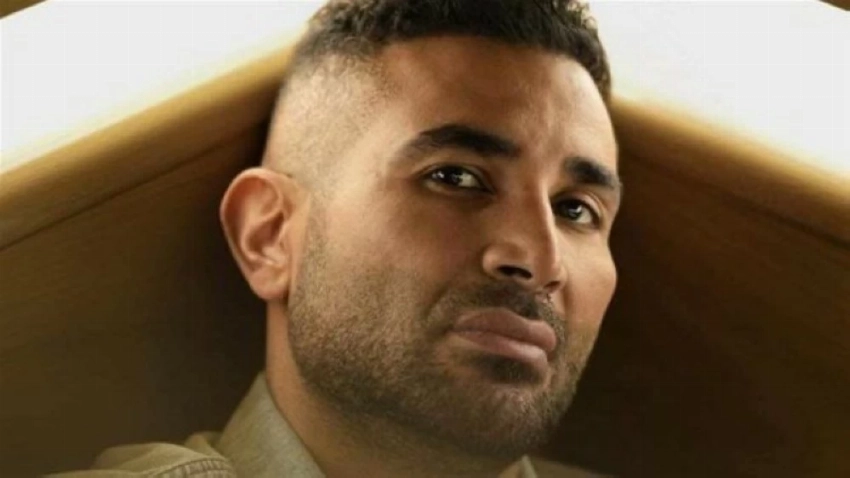 انقلاب سيارة أحمد سعد على طريق السخنة.. وزوجته تكشف لـ«عكاظ» حجم الإصابات