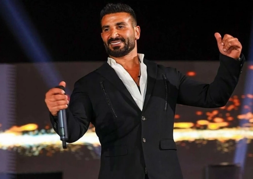 انقلاب سيارة أحمد سعد على طريق السخنة.. وزوجته تكشف لـ«عكاظ» حجم الإصابات