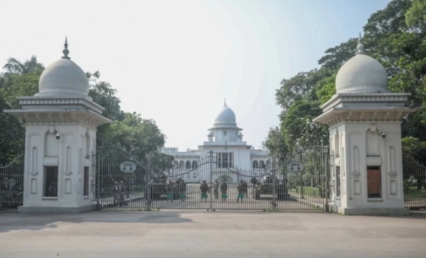 إجراءات أمنية في بنغلاديش قبيل الحكم على حسينة. (إ ب أ)