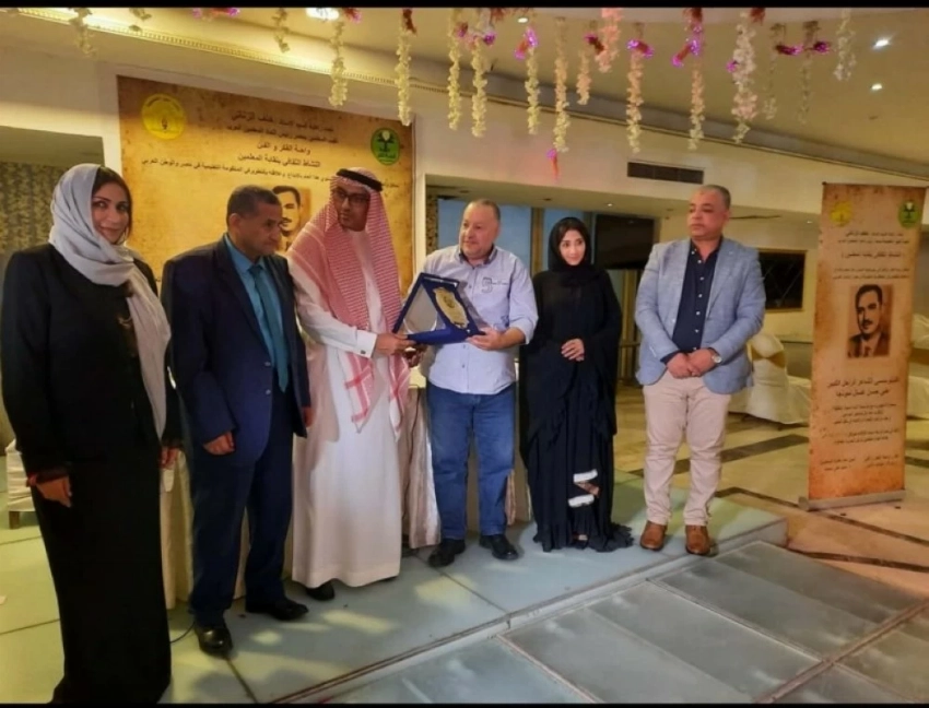 تكريم الشاعر السعودي علي غسّال في ملتقى الإبداع التعليمي بمصر