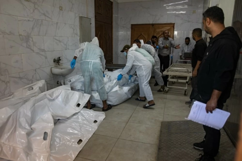 وزارة الصحة في غزة من الصليب الأحمر رفات وجثث الفلسطينيين المجهولين الذين أعادتهم إسرائيل لدفنهم في غزة (إ ب أ)