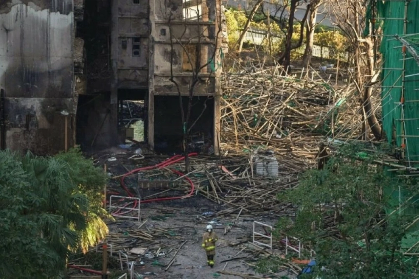 كارثة وانغ فوك.. ارتفاع عدد ضحايا حريق مبنى هونغ كونغ إلى 128 قتيلاً و200 مفقود