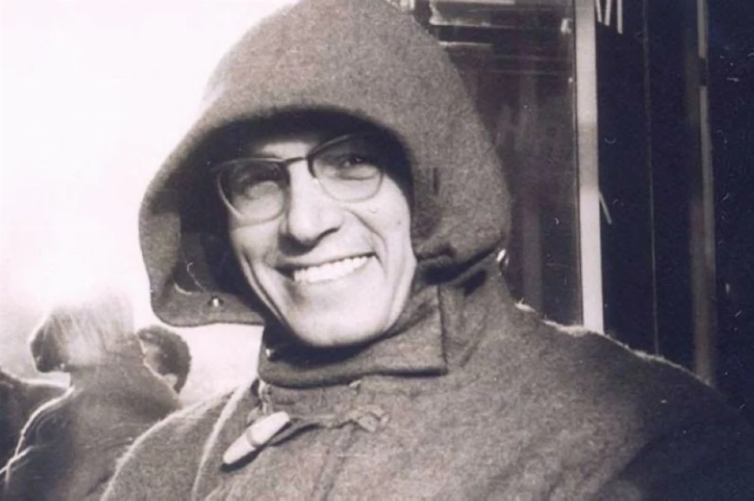 منصور الكيخيا.