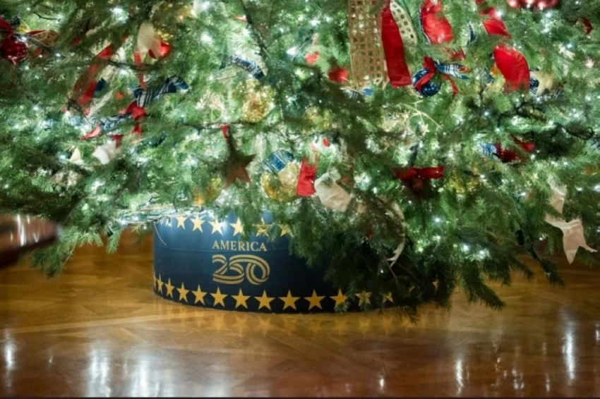 البيت الأبيض يستعد لعيد الميلاد ببصمة ميلانيا