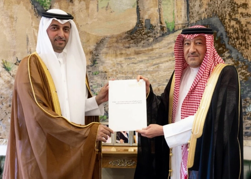 نائب وزير الخارجية المهندس وليد الخريجي وسفير دولة قطر لدى المملكة بندر محمد العطية.