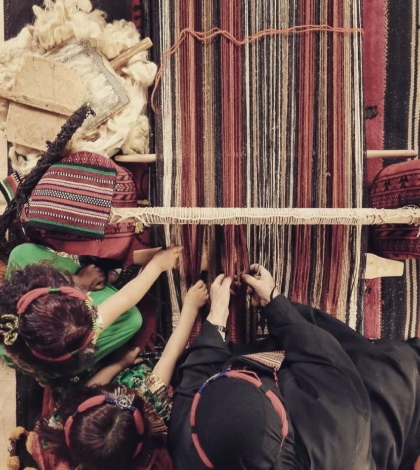 كيف تعيد الحرف اليدوية تشكيل عالم الموضة؟