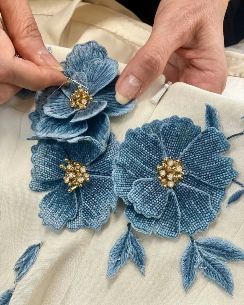 كيف تعيد الحرف اليدوية تشكيل عالم الموضة؟