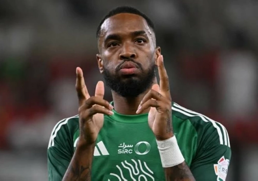 اعتداء وكسر في الأنف.. تفاصيل القبض على مهاجم الأهلي إيفان توني في لندن