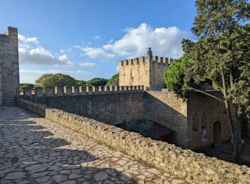 «عكاظ» ترصد بقايا العرب في «قصبة لشبونة»