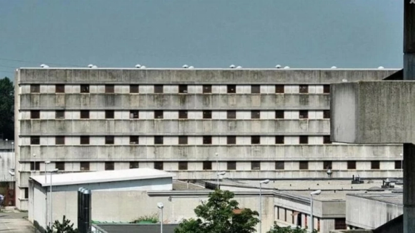 سجين يهرب للمرة الرابعة من سجون أوروبا المشددة بأسلوب هوليوودي