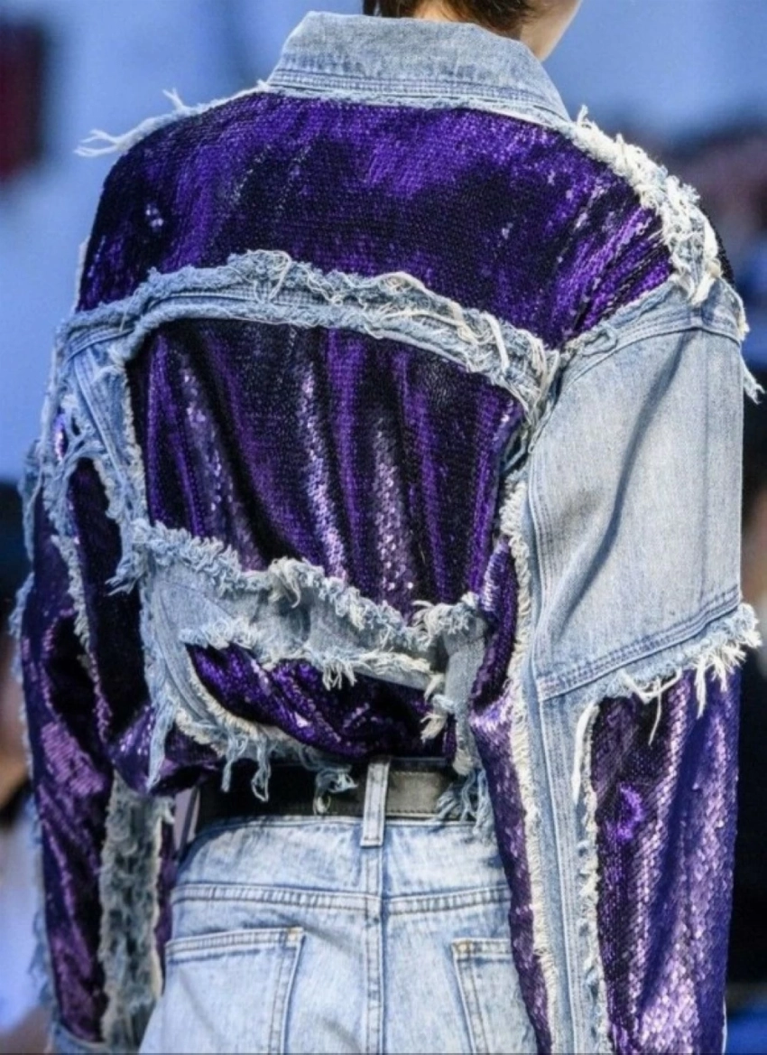 كسر القواعد.. جاكيت الجينز بتركيبات غير متوقعة