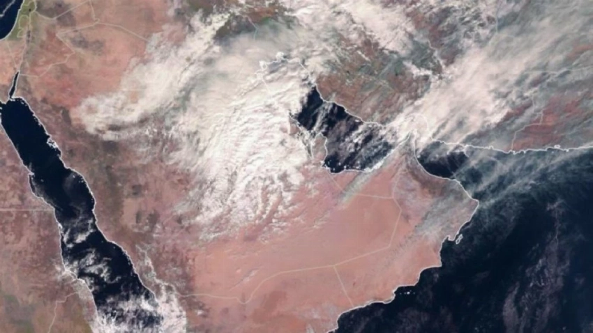 فرصة لتساقط أمطار متفرقة على دول مجلس التعاون خلال الساعات القادمة.