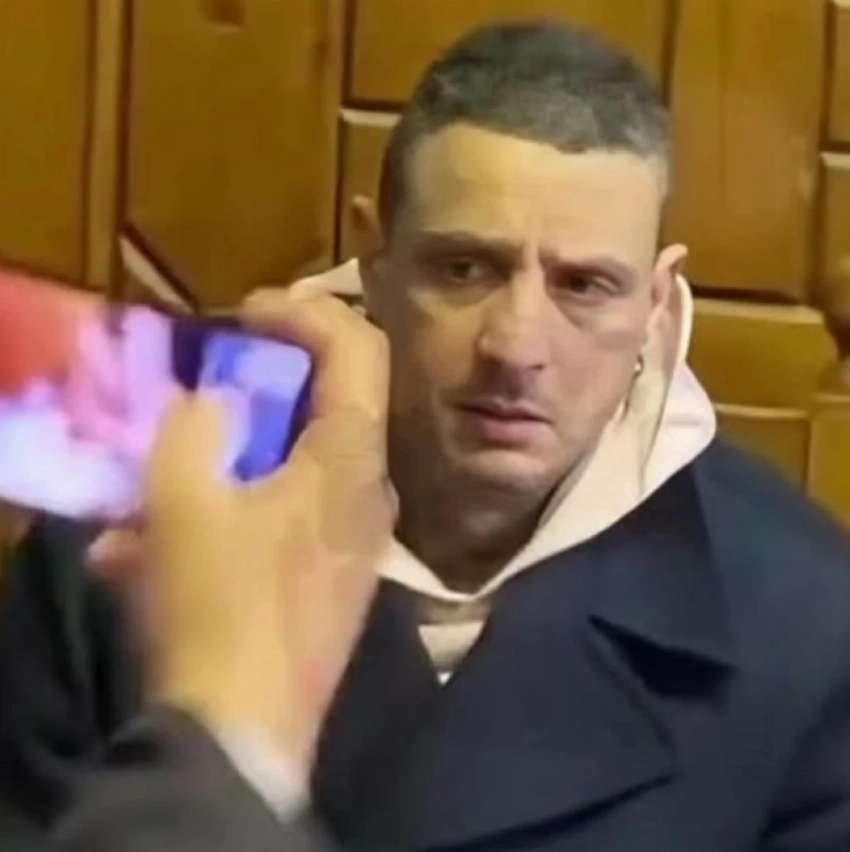 انفعال أحمد الفيشاوي في عزاء والدته.