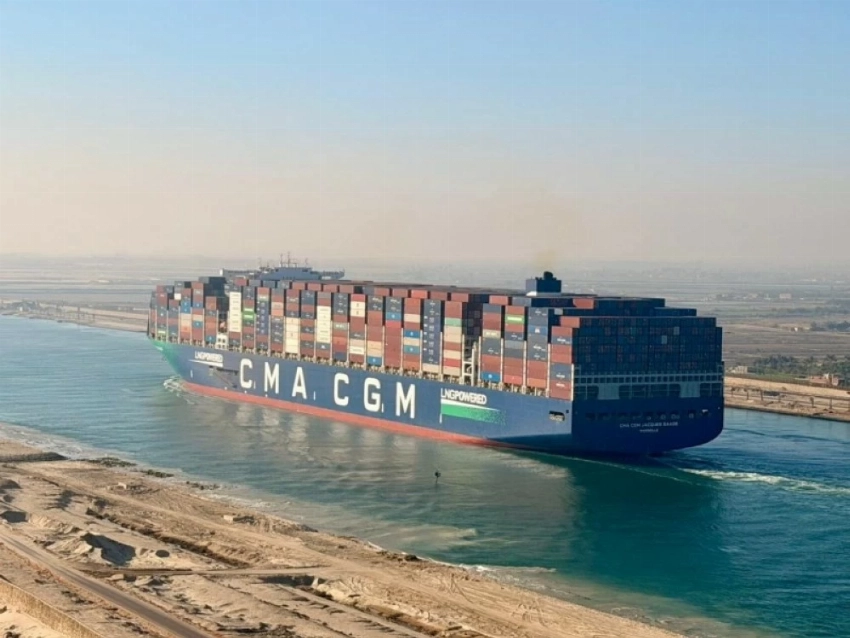 لأول مرة منذ عامين.. عودة أكبر سفن الحاويات في العالم للعبور من قناة السويس - أخبار السعودية 2 عودة كبرى الخطوط الملاحية تُبشر بتعافي الإيرادات.