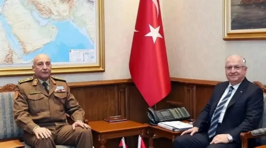 وزير الدفاع التركي خلال استقباله رئيس الأركان الليبي