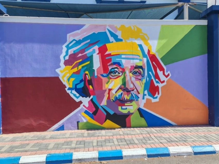 كيف يمكن لأسوار المدارس أن تتحول إلى منصات معرفية؟ - أخبار السعودية 1 كيف يمكن لأسوار المدارس أن تتحول إلى منصات معرفية؟