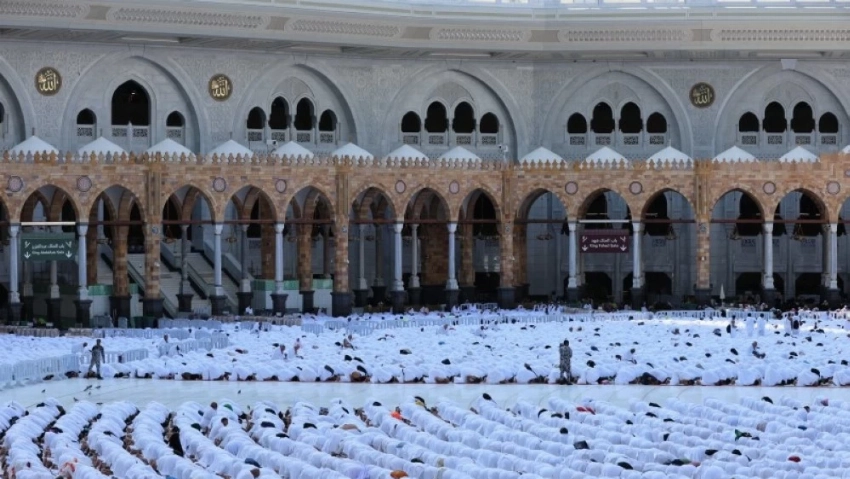 خطيب المسجد الحرام يحذر من ظلم العباد في الدّماء والأموال