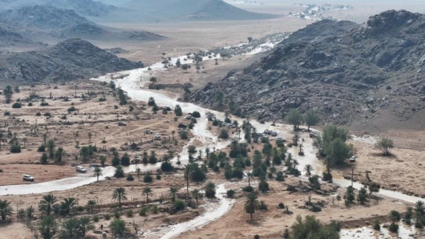 أمطار غزيرة على جنوب حائل.. والجهات المعنية تعزز الجاهزية