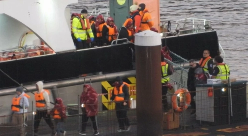 بريطانيا.. وصول أكثر من 41 ألف مهاجر غير شرعي في 2025