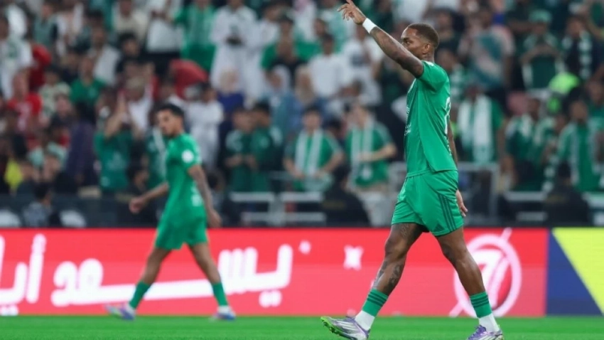 خاض إيفان توني 20 مباراة بقميص الأهلي في مختلف المسابقات هذا الموسم، سجل خلالها 13 هدفاً، وقدم 4 تمريرات حاسمة.