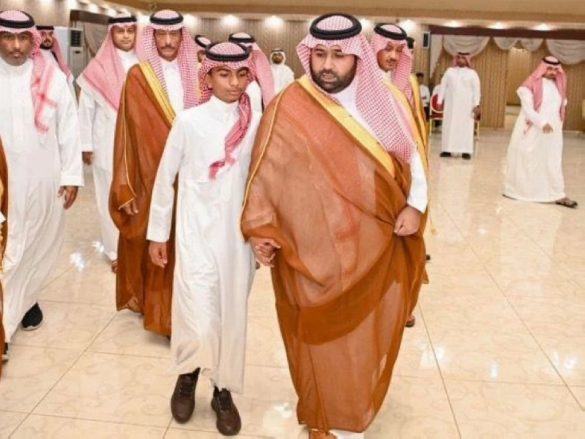 أمير جازان يقدم التعازي لأسرة الدكتور فقيهي