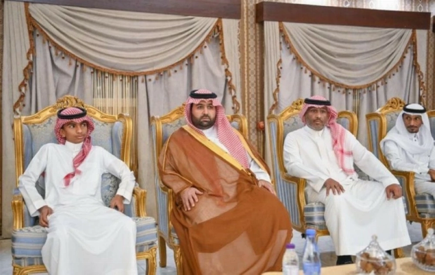 أمير جازان يقدم التعازي لأسرة الدكتور فقيهي