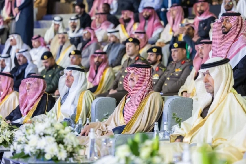 أمير المنطقة الشرقية يدشّن مهرجان تمور الأحساء المصنّعة