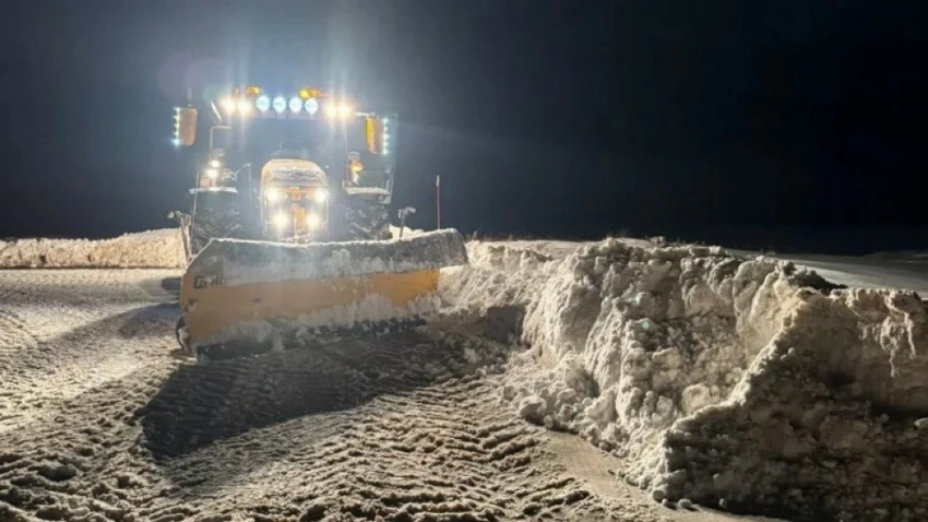 إغلاق أكثر من 30 مدرسة في ويلز بسبب تحذيرات الثلوج والجليد