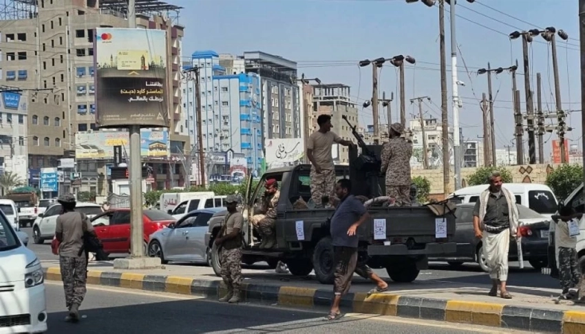 قوات العمالقة تجوب شوارع عدن.