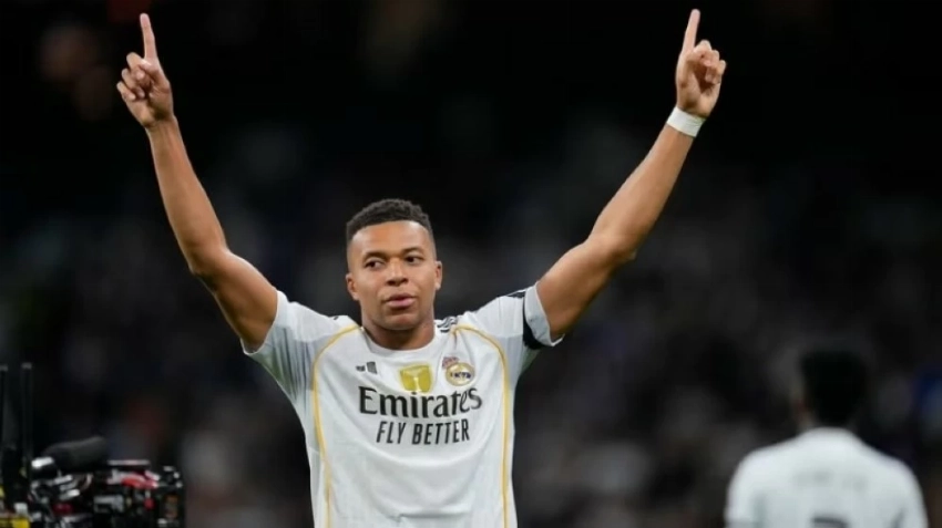 مبابي في جدة: «السلام عليكم» - أخبار السعودية 2 يقدم كيليان مبابي موسماً مميزاً مع ريال مدريد، إذ شارك في 24 مباراة بمختلف المسابقات.