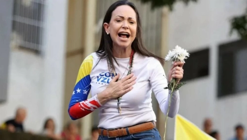 بعد تلميح إهدائها لترمب.. نوبل لـ«ماتشادو»: الجائزة غير قابلة للنقل! - أخبار السعودية 1 المعارضة الفنزويلية ماريا كورينا ماتشادو.