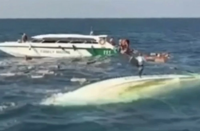 اصطدام قارب سياحي يقل عشرات الزوار بسفينة صيد، ما أدى إلى خسائر بشرية وإصابات متعددة، وأثار موجة من الحزن بين السياح والسلطات المحلية.