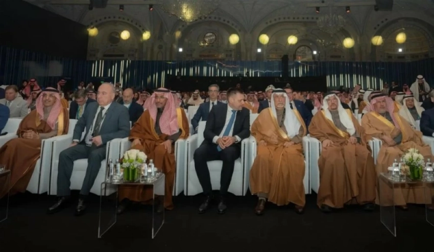 وزير الصناعة يفتتح النسخة الخامسة من مؤتمر التعدين الدولي