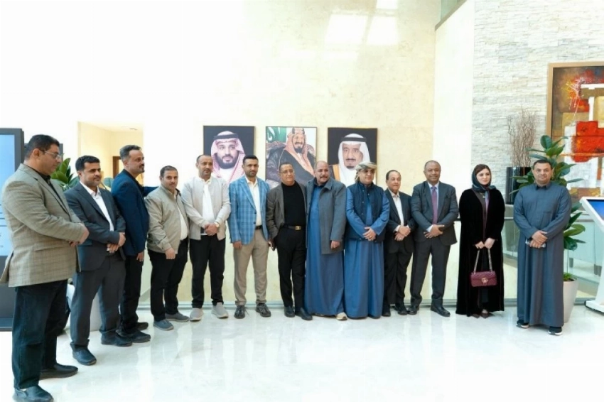 عدد من القيادات يلتقون إعلاميين وحقوقيين يمنيين.