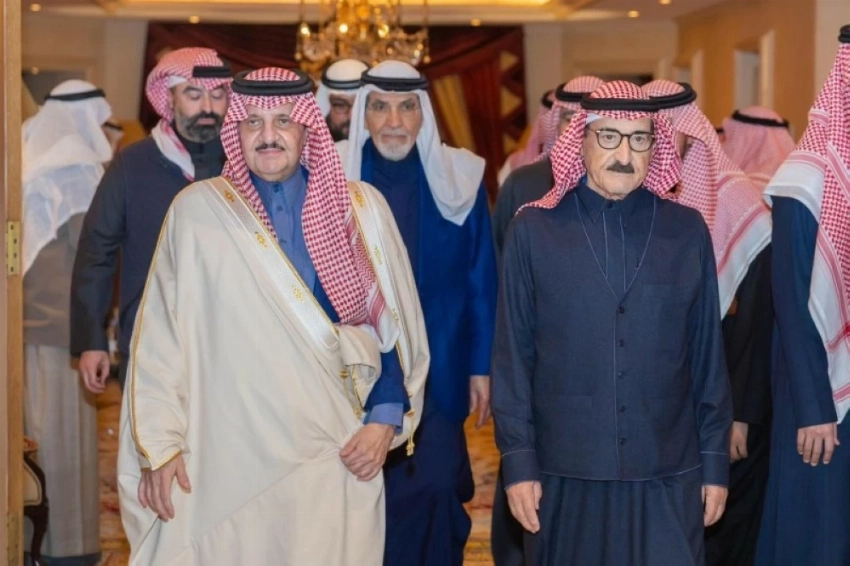 أمير المنطقة الشرقية يعزي أسرة التركي.