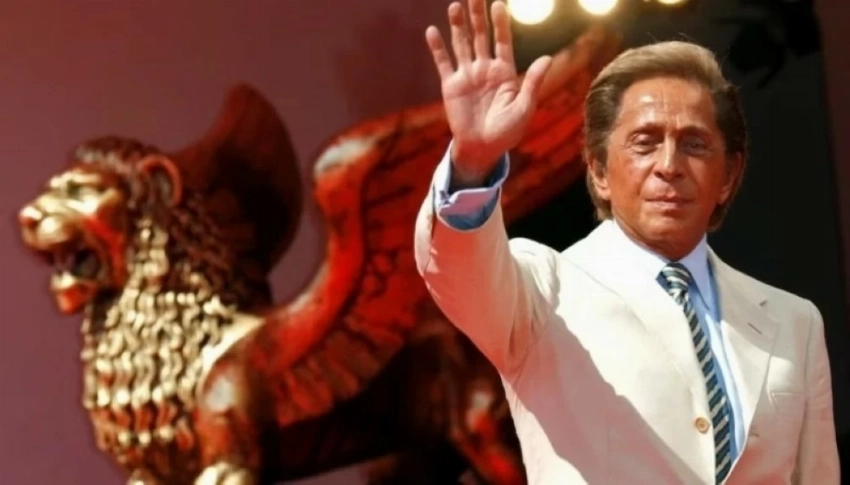 مصمم الأزياء الإيطالي فالنتينو غارافاني