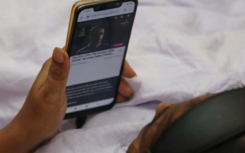 دراسة تربط الإفراط في مشاهدة المسلسلات بالشعور بالوحدة