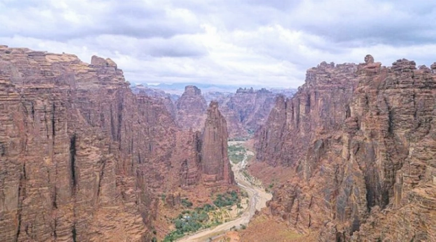 منطقة وادي الديسة في تبوك من المناطق الخلابة والجاذبة للسياحة. (واس)