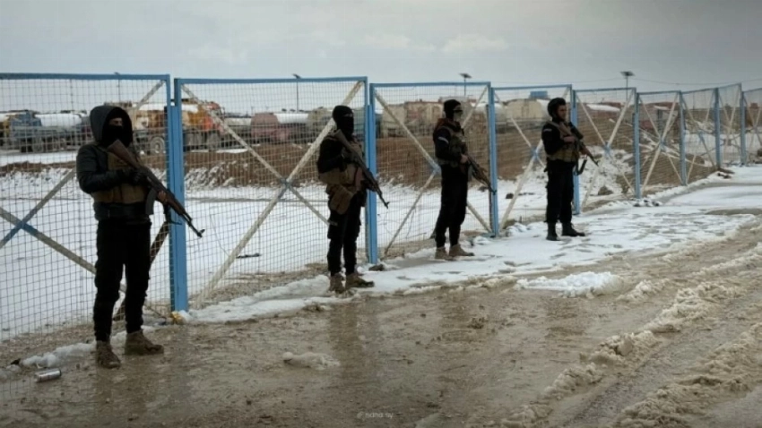 حراسات سورية مشددة على مخيم الهول.