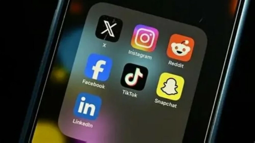 ماكرون يُسرّع إقرار قانون يمنع الأطفال دون 15 من وسائل التواصل