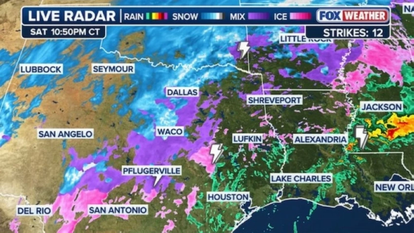 عاصفة تاريخية تلغي آلاف الرحلات وتقطع الكهرباء عن مئات الآلاف في أمريكا