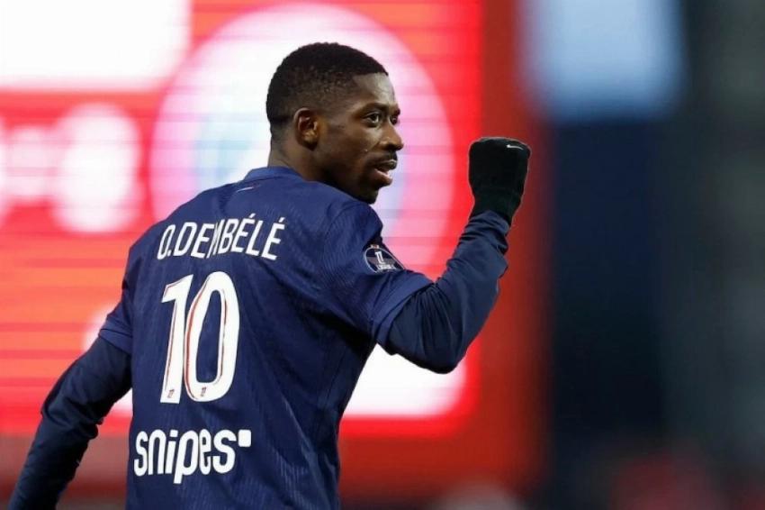 عثمان ديمبلي يحتفل اثناء تسجيل أحد الأهداف