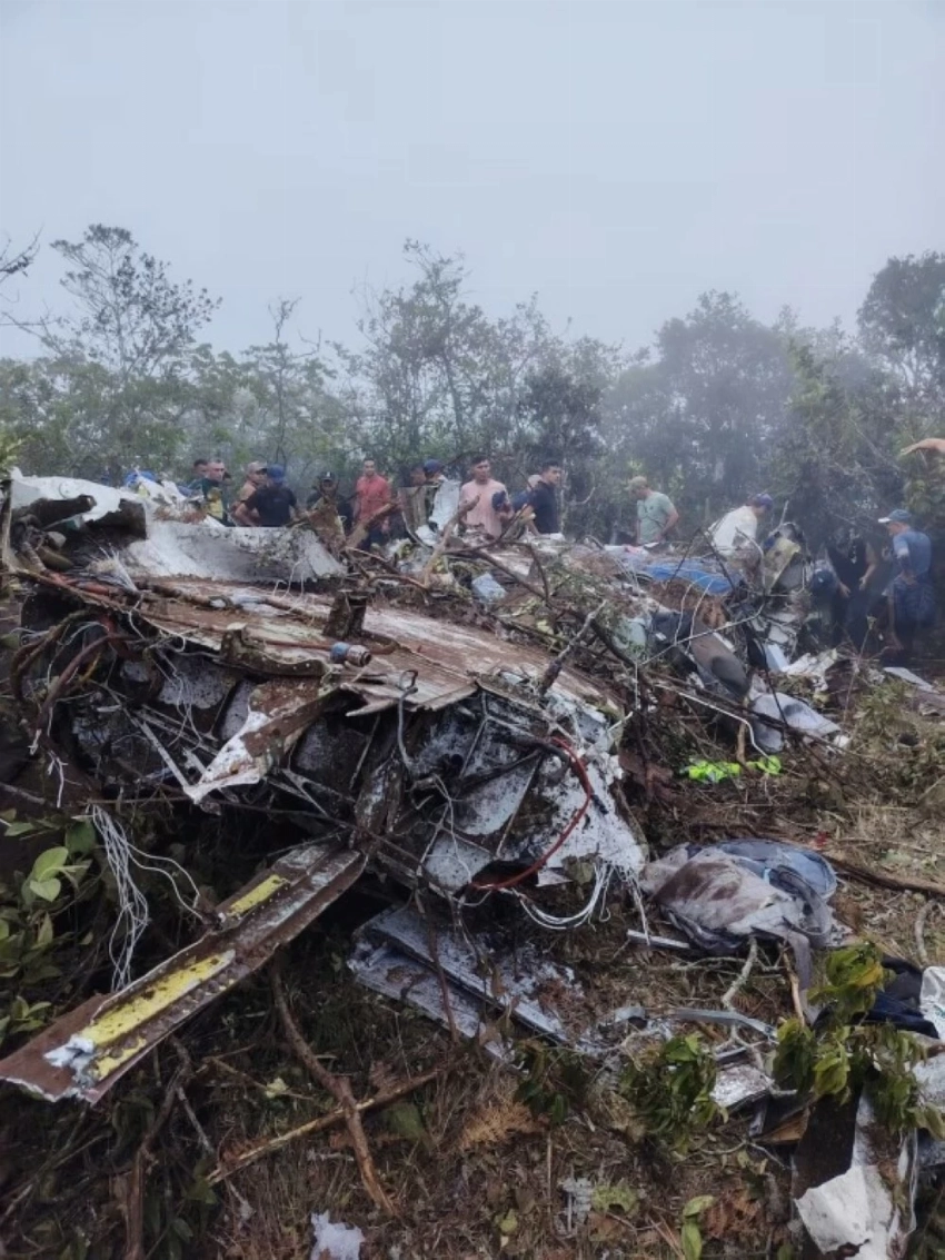 كارثة جوية في كولومبيا.. تحطم طائرة حكومية وفقدان جميع ركابها